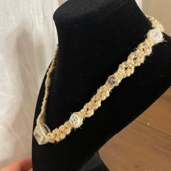 NWT Handmade Choker Necklace Stone beads, Macramé, Beaded, 16”/40.64 cm. - Picture 6 of 7